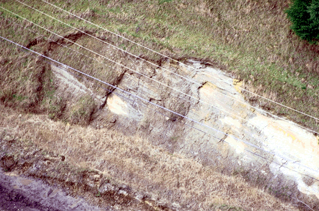 roadslide, detail