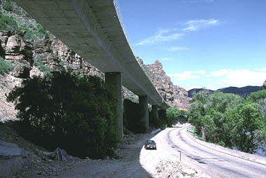 I-70 photograph taken from NISEE Godden Structural Slide Library, http://nisee.berkeley.edu/godden/